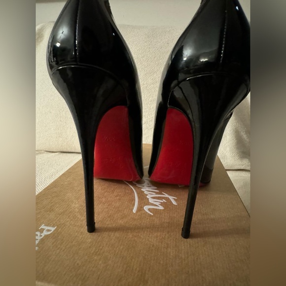 Chaussures louboutin pointure 39/5 jamais portées avec dust bag et boite - Picture 10 of 10